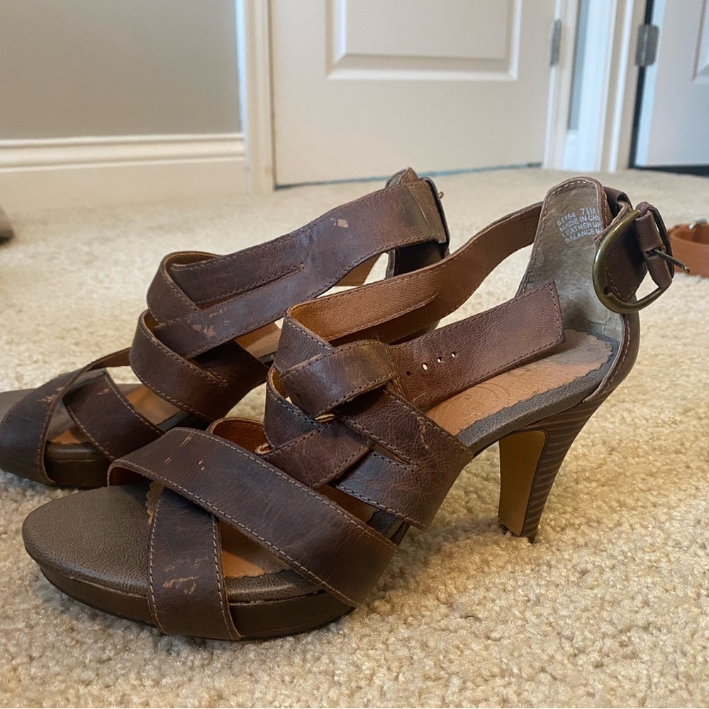 Indigo sandals with heel